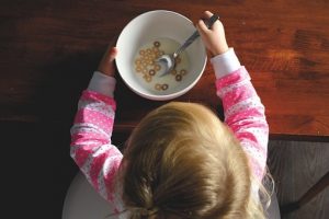 7 Effective Ways to Improve Eating Habits in Your Kid!