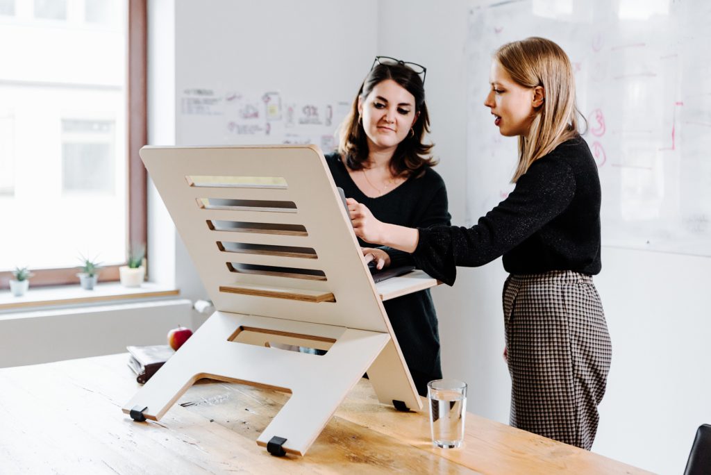 Ergonomic Benefits of Standing Desk