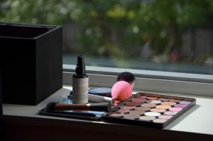 makeup 3939558 480